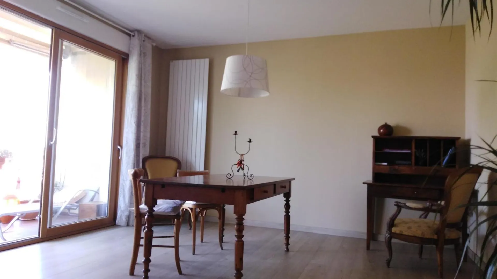 Appartement Confortable Centre Ville L'Isle-sur-la-Sorgue 0*,  France